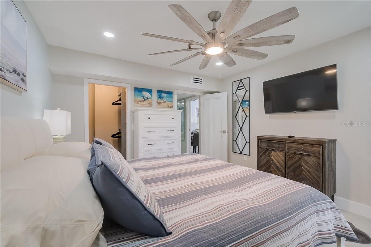 1555 TARPON CENTER DR #202, VENICE, FL, 34285