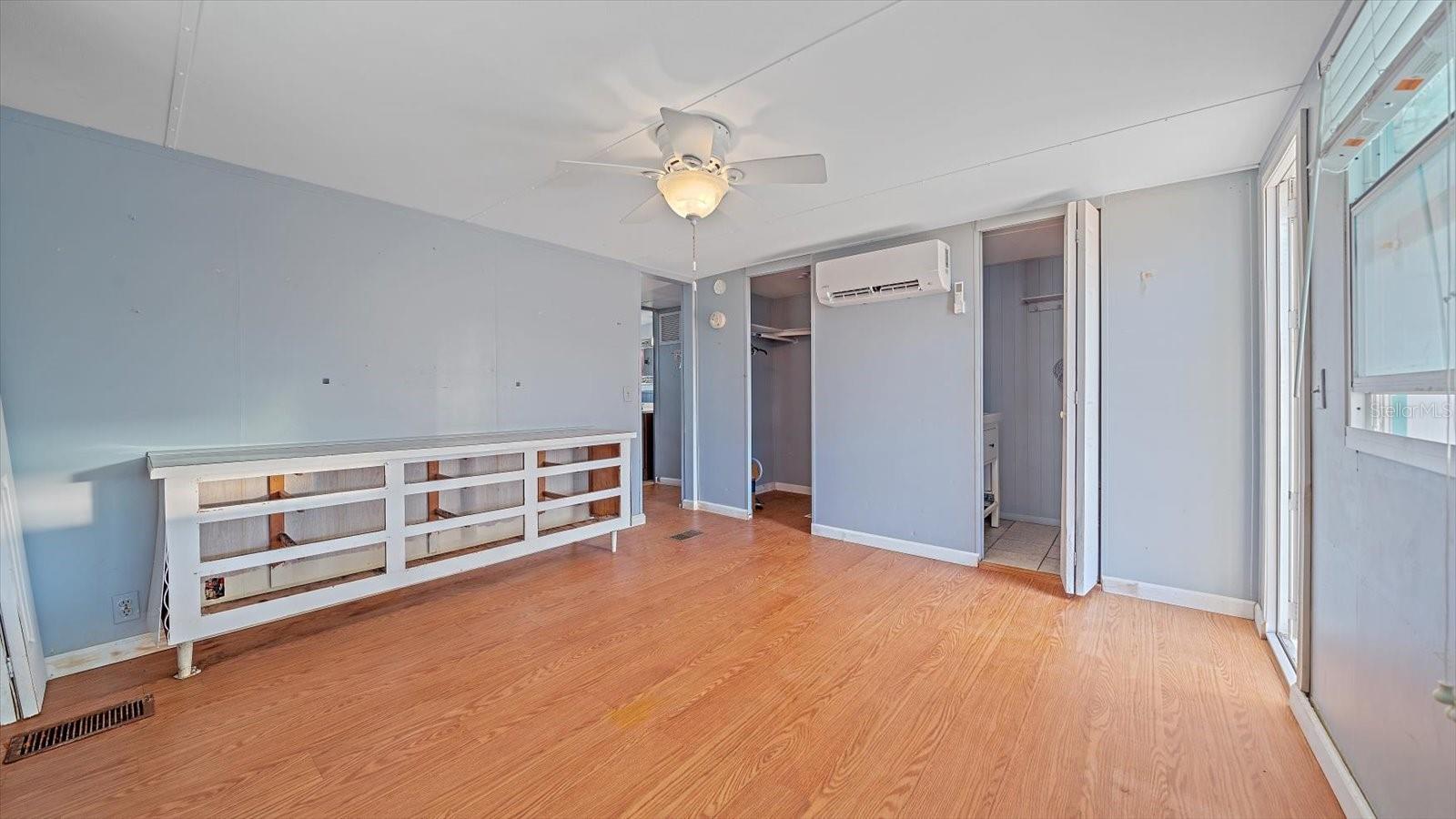 83 TWIN SHORES BLVD, LONGBOAT KEY, FL, 34228