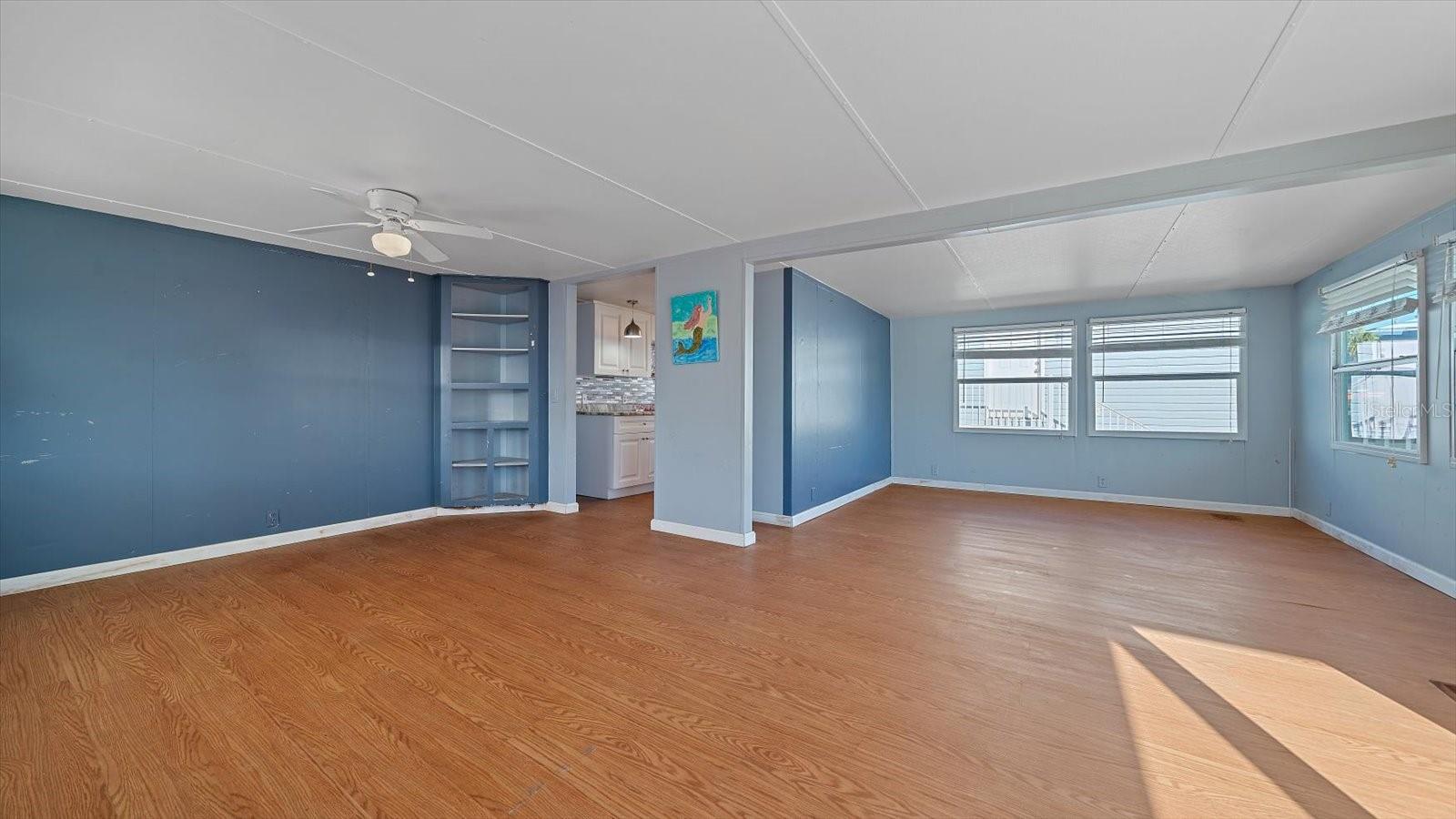 83 TWIN SHORES BLVD, LONGBOAT KEY, FL, 34228