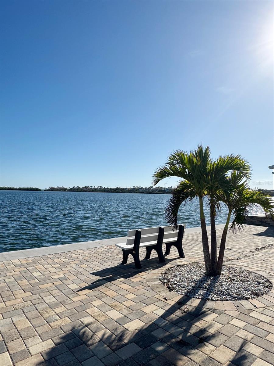 83 TWIN SHORES BLVD, LONGBOAT KEY, FL, 34228