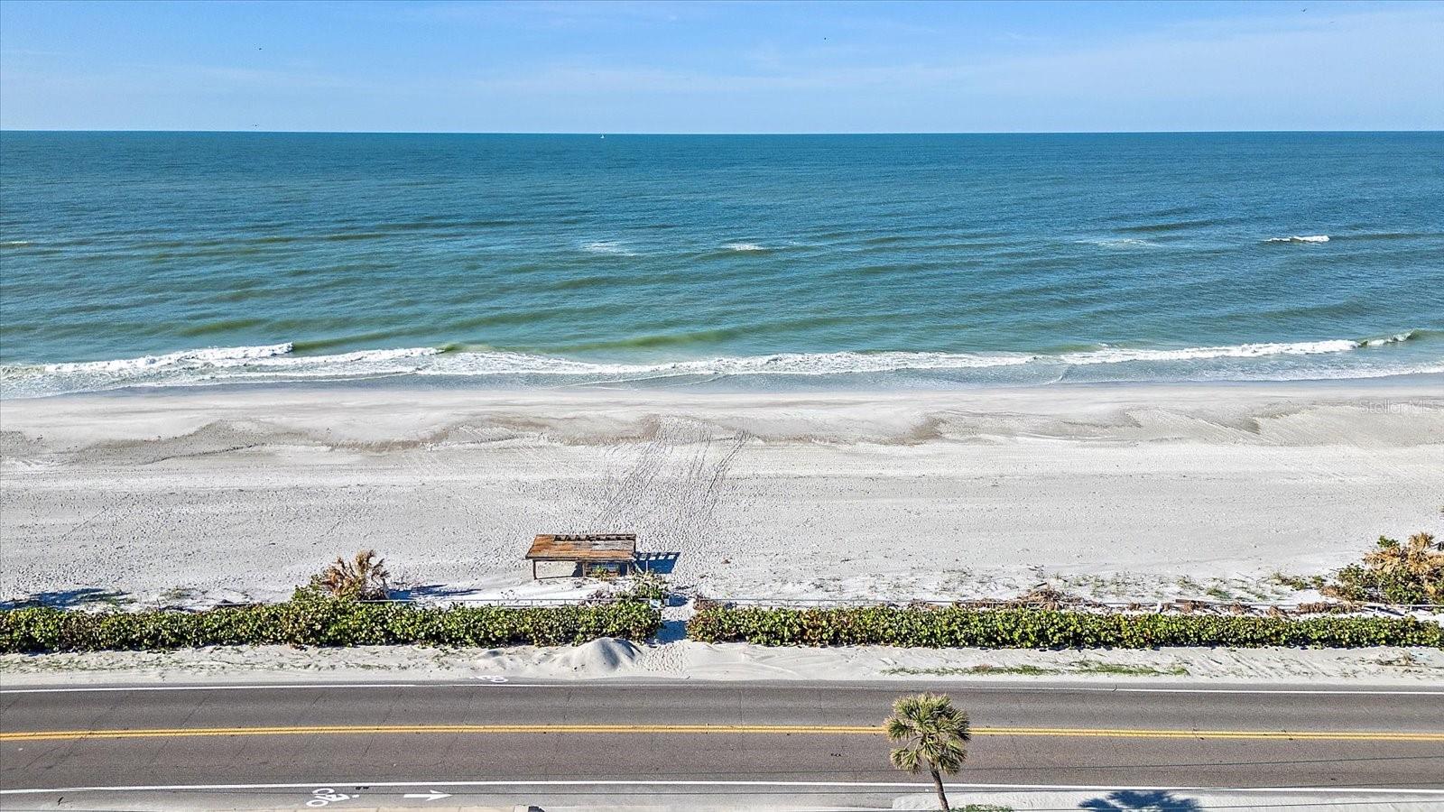 83 TWIN SHORES BLVD, LONGBOAT KEY, FL, 34228