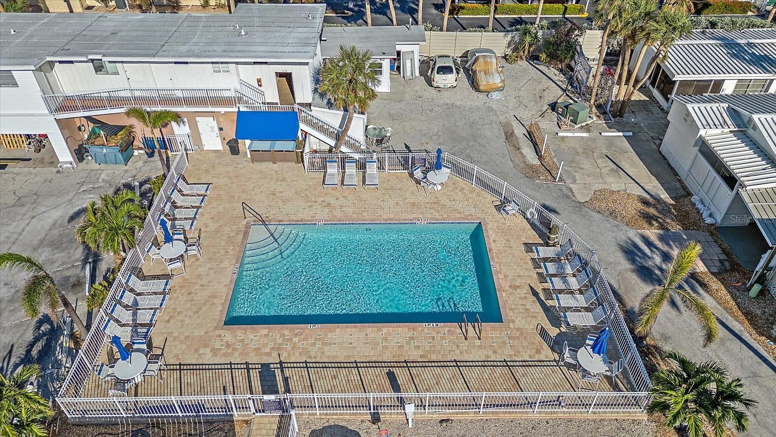 83 TWIN SHORES BLVD, LONGBOAT KEY, FL, 34228