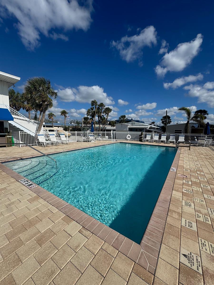83 TWIN SHORES BLVD, LONGBOAT KEY, FL, 34228