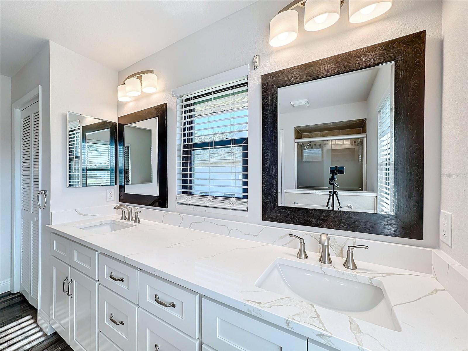 1715 S PEBBLE BEACH BLVD, SUN CITY CENTER, FL, 33573