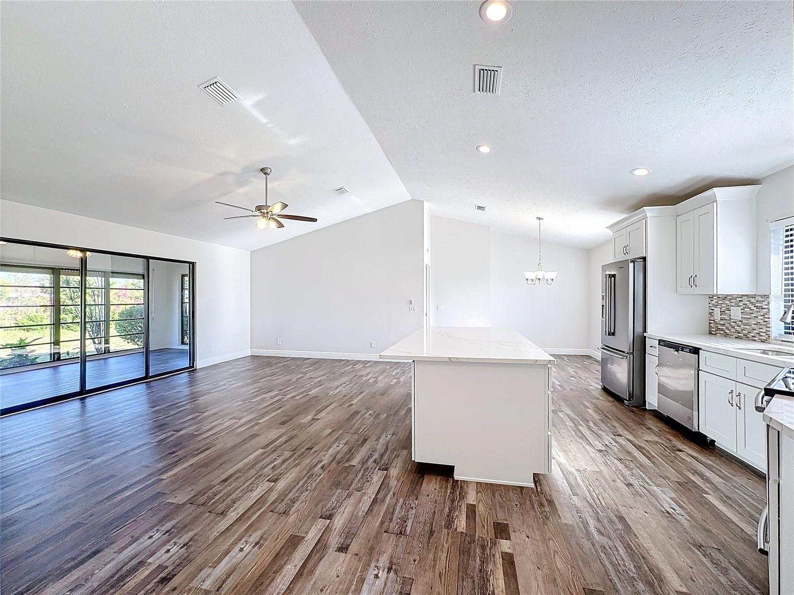 1715 S PEBBLE BEACH BLVD, SUN CITY CENTER, FL, 33573