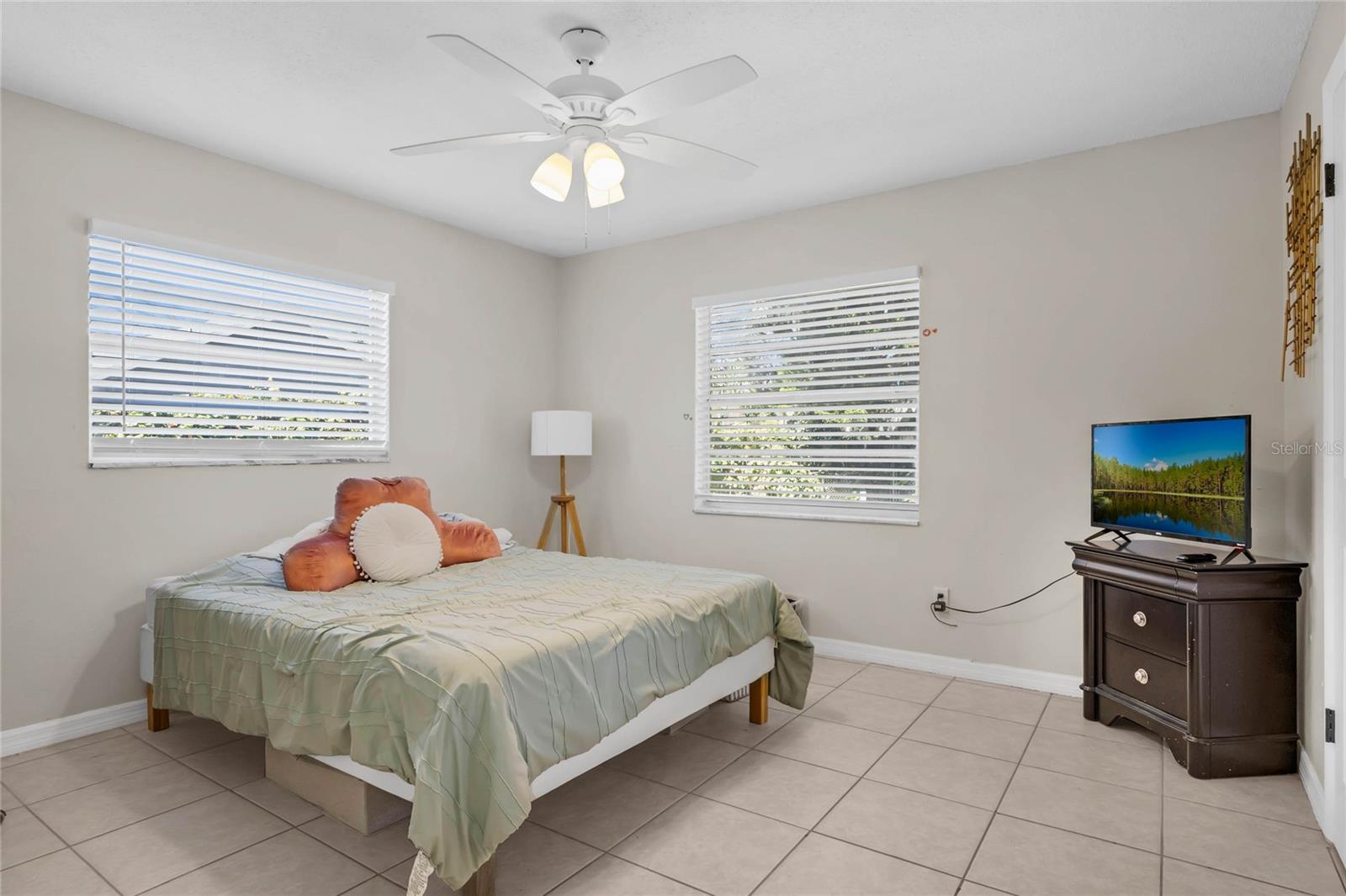 2132 ROUSE LAKE RD, ORLANDO, FL, 32817