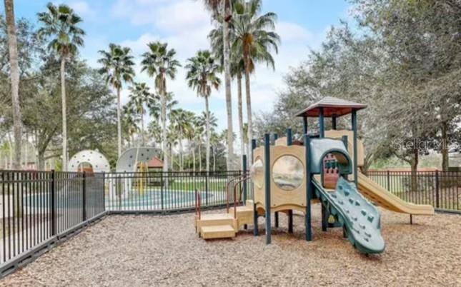 1070 SOLANA CIR, DAVENPORT, FL, 33897