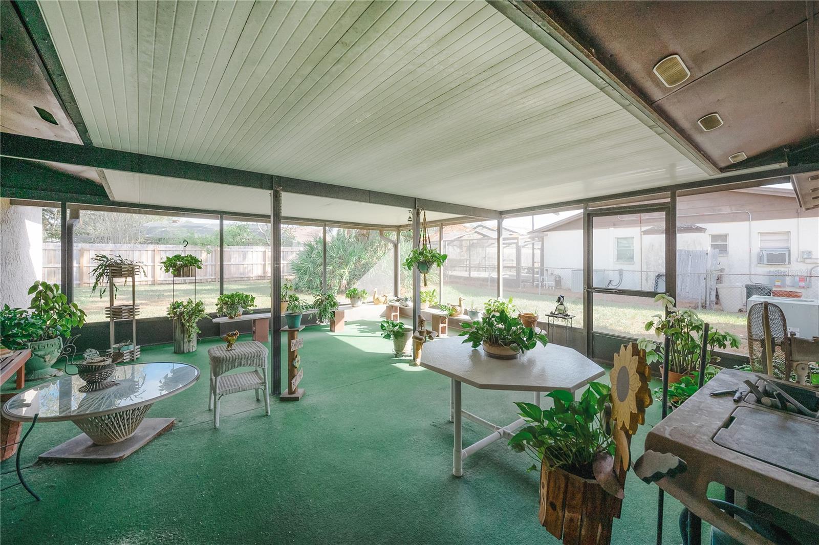 7515 OAKVISTA CIR, TAMPA, FL, 33634