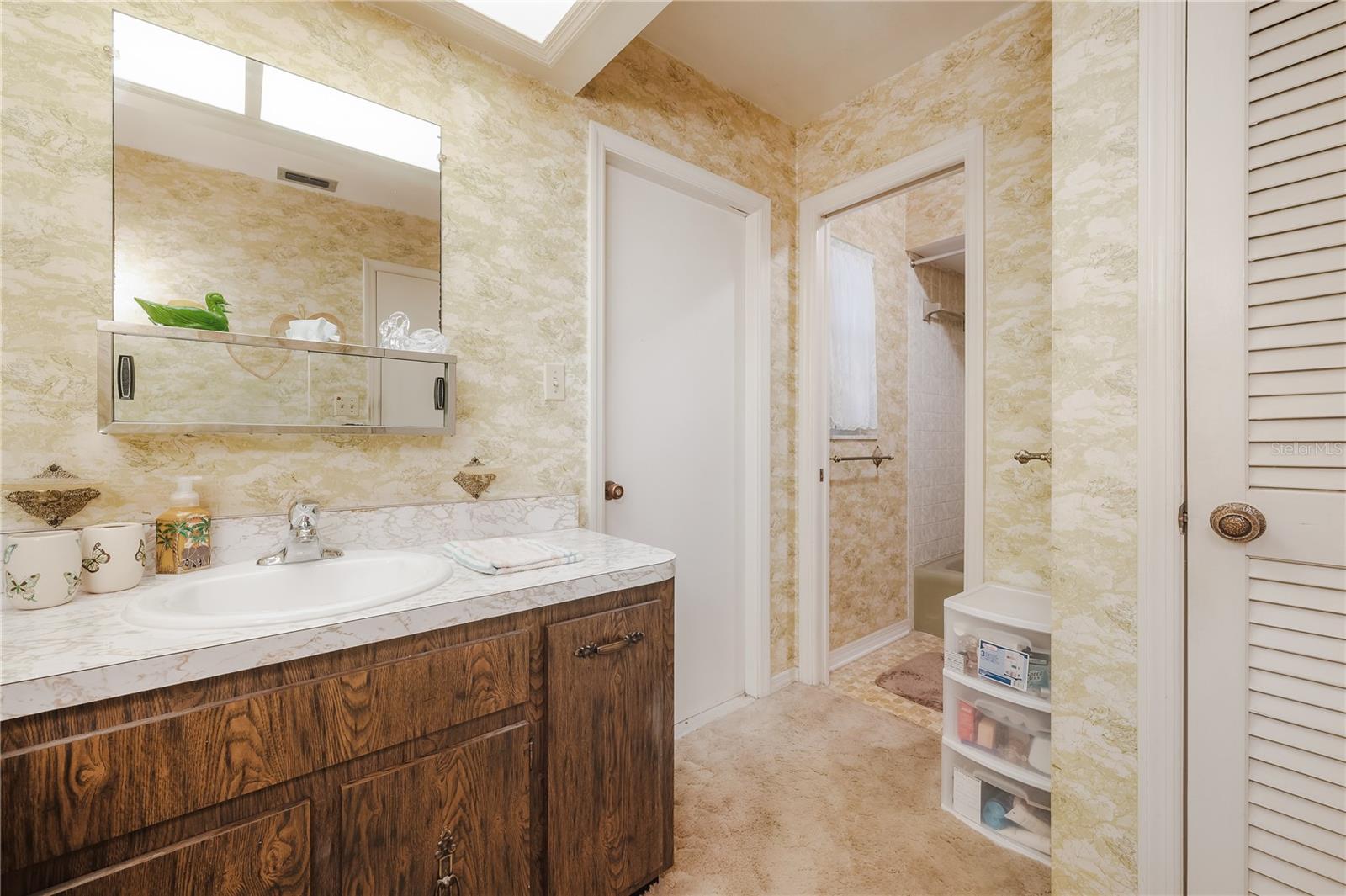 7515 OAKVISTA CIR, TAMPA, FL, 33634