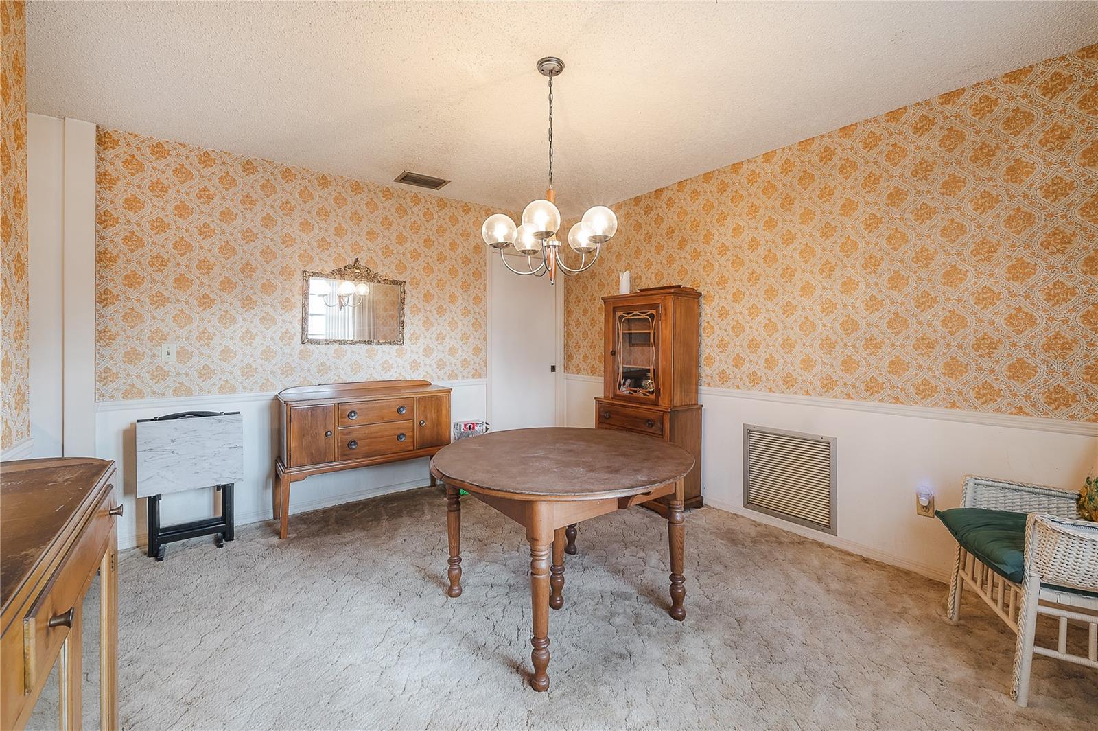 7515 OAKVISTA CIR, TAMPA, FL, 33634