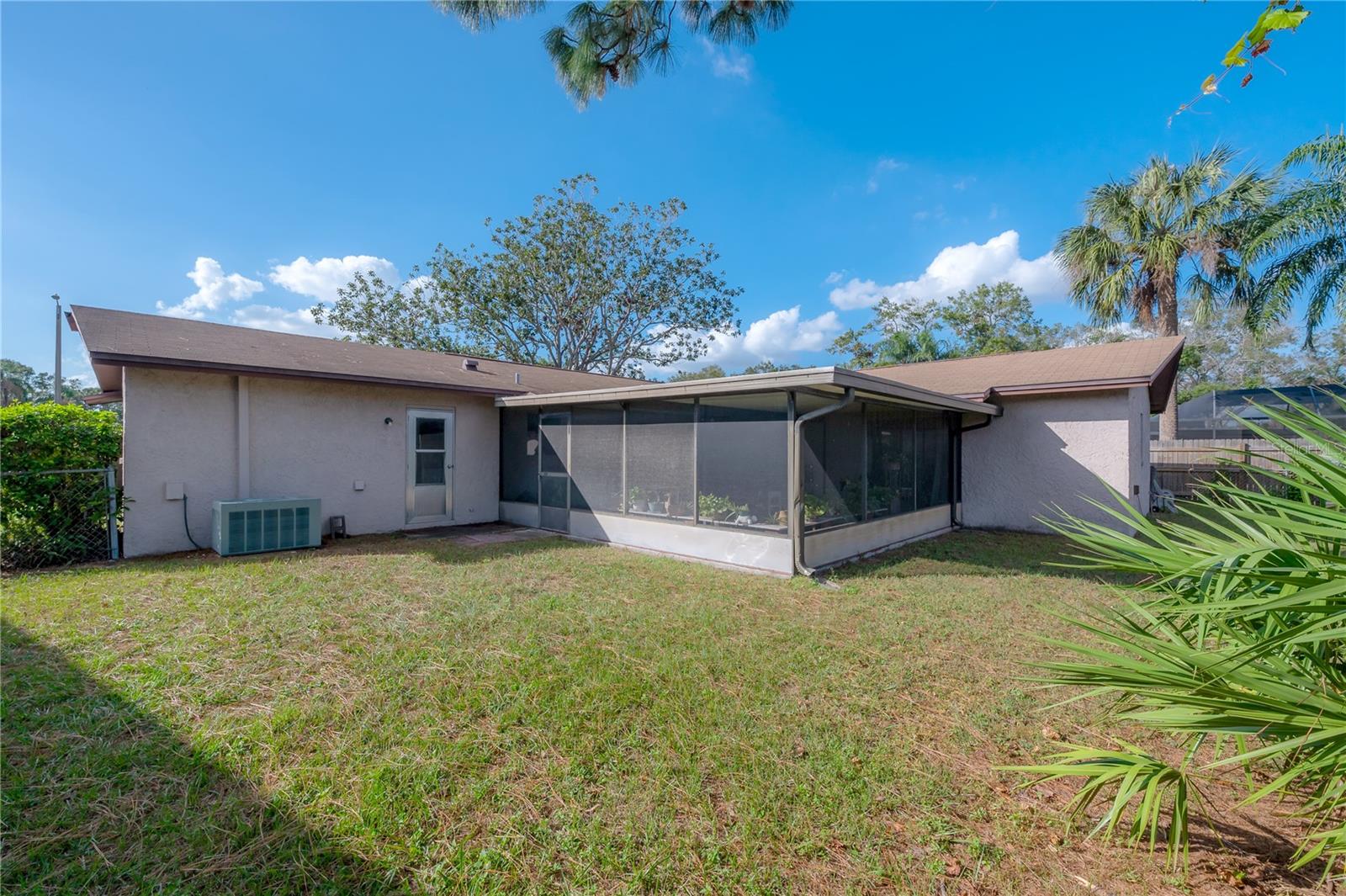 7515 OAKVISTA CIR, TAMPA, FL, 33634