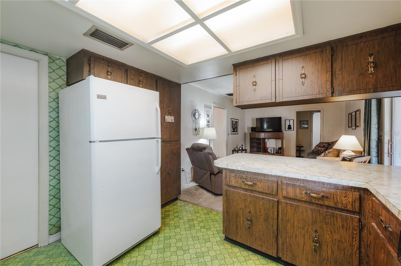 7515 OAKVISTA CIR, TAMPA, FL, 33634