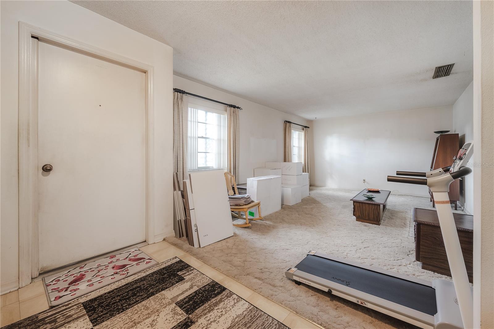 7515 OAKVISTA CIR, TAMPA, FL, 33634