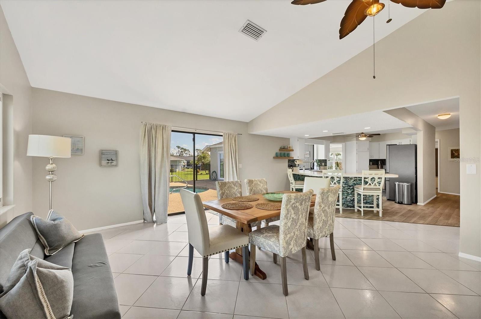 88 OAKLAND HILLS PL, ROTONDA WEST, FL, 33947