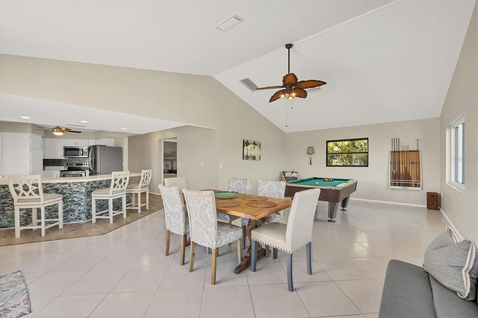 88 OAKLAND HILLS PL, ROTONDA WEST, FL, 33947