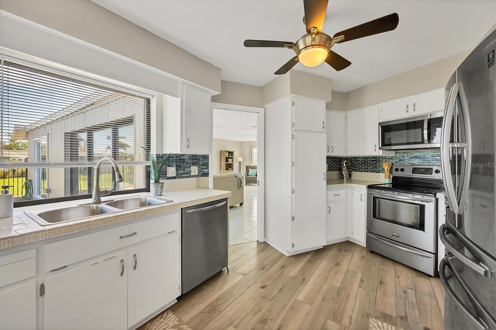 88 OAKLAND HILLS PL, ROTONDA WEST, FL, 33947