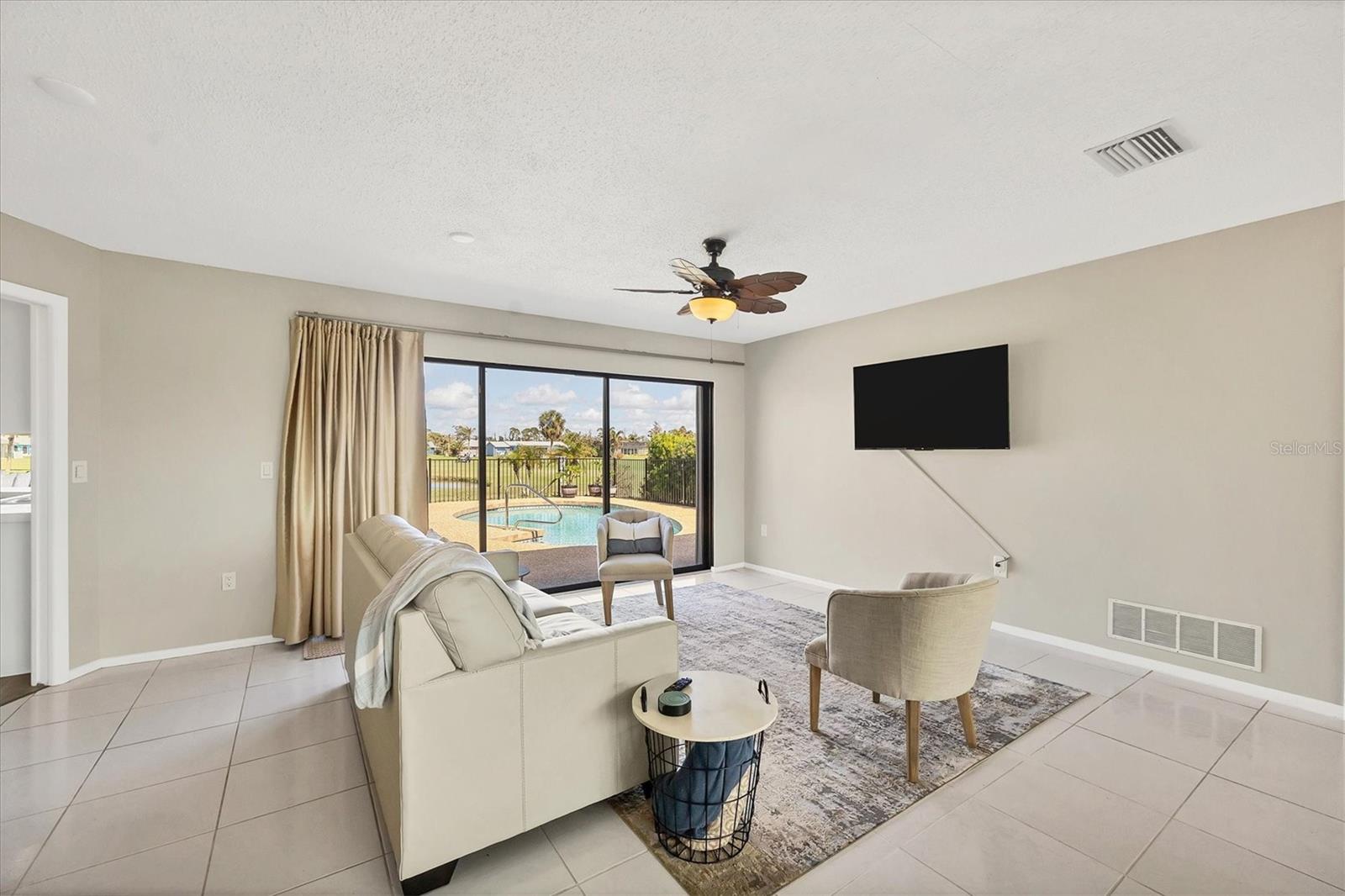 88 OAKLAND HILLS PL, ROTONDA WEST, FL, 33947