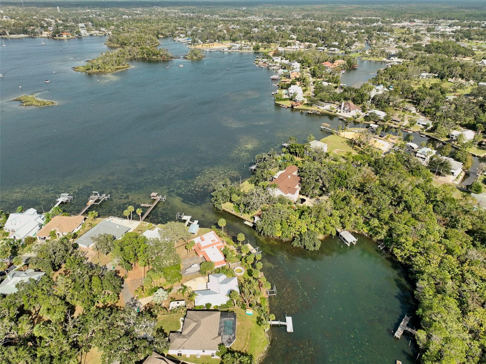 1055 N CRESCENT DR, CRYSTAL RIVER, FL, 34429