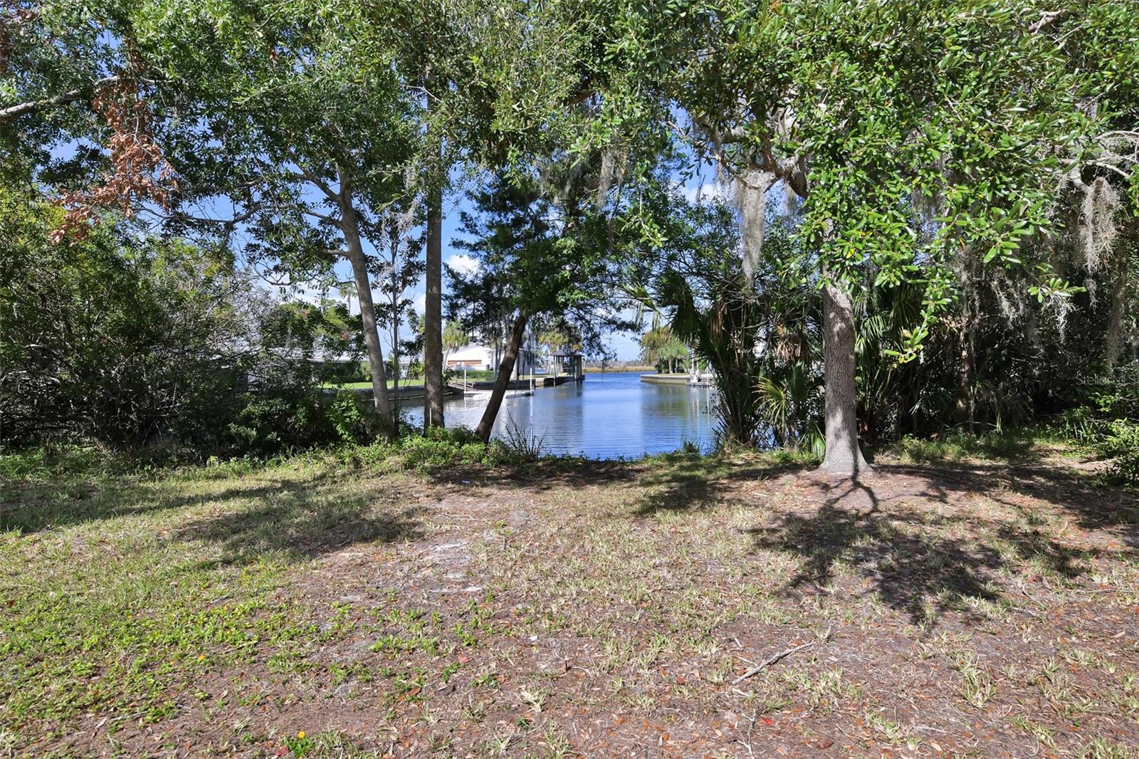 1055 N CRESCENT DR, CRYSTAL RIVER, FL, 34429