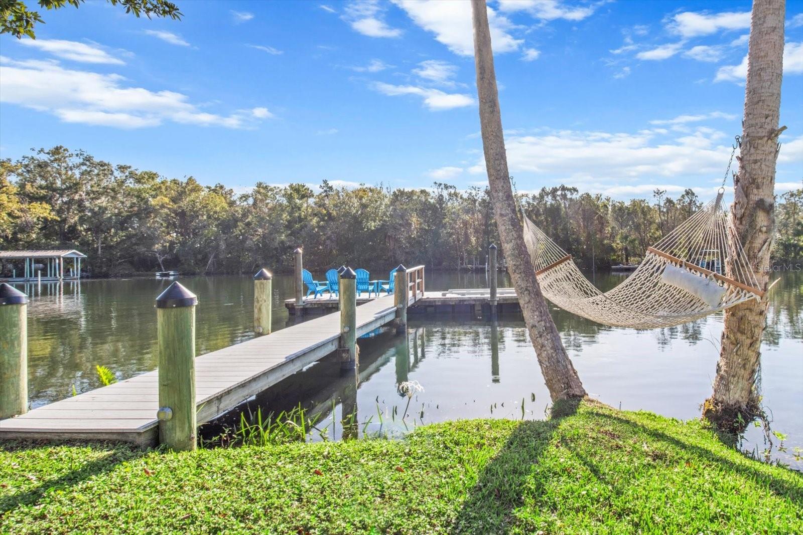 1055 N CRESCENT DR, CRYSTAL RIVER, FL, 34429