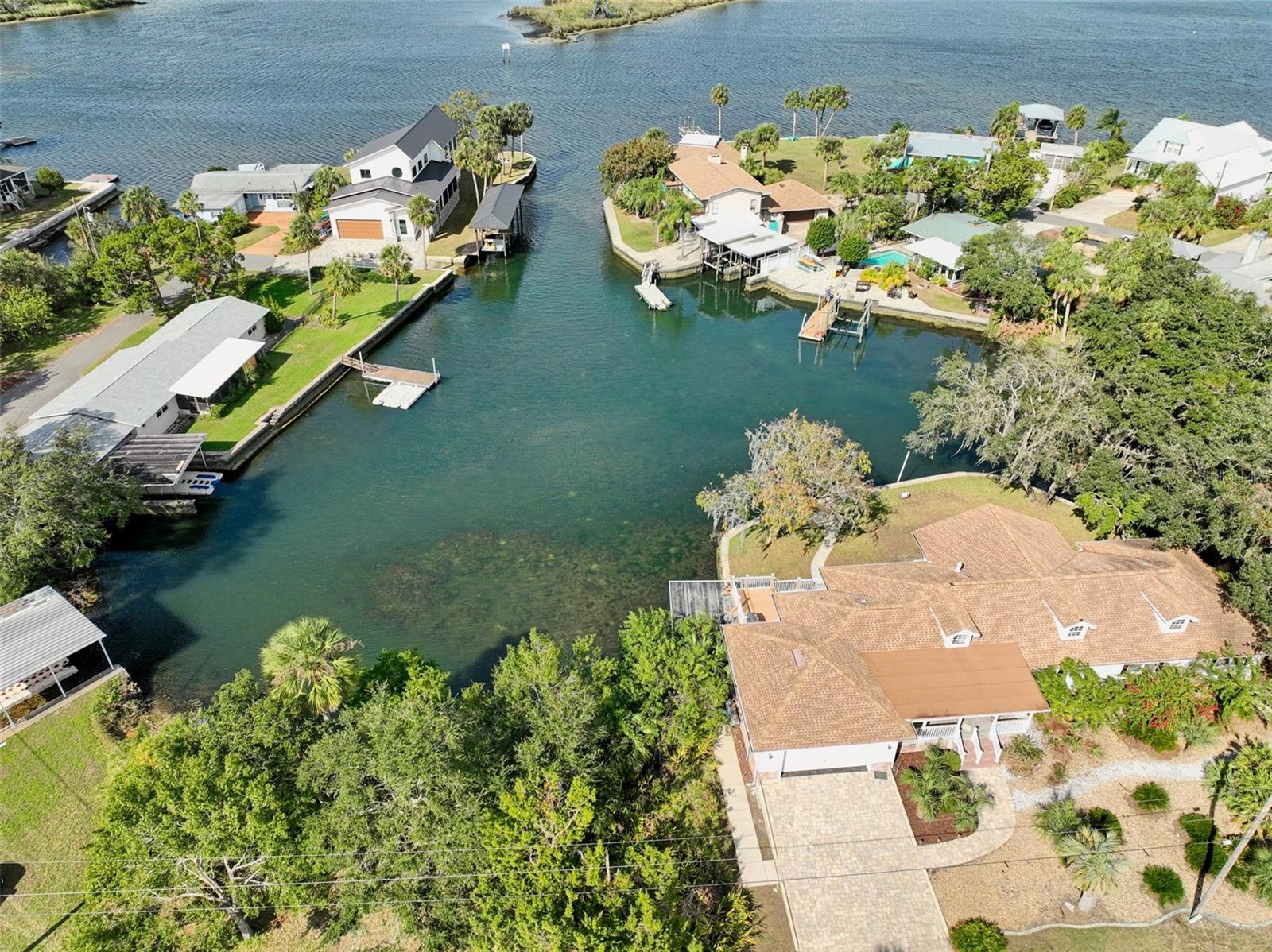 1055 N CRESCENT DR, CRYSTAL RIVER, FL, 34429
