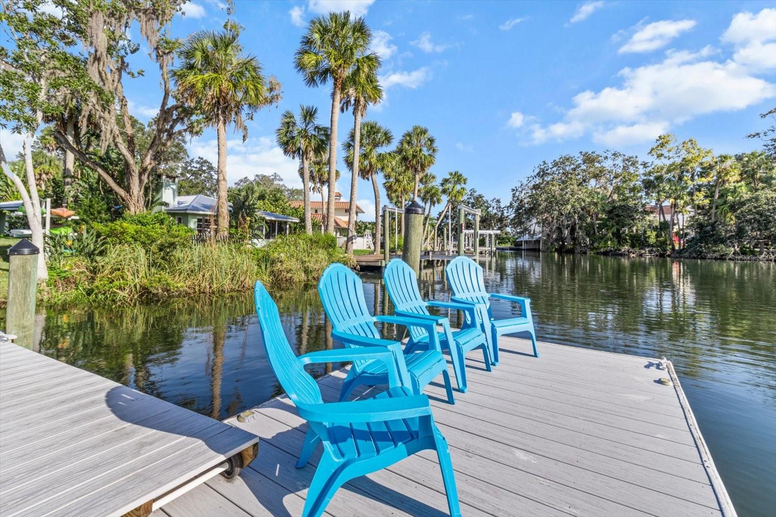 1055 N CRESCENT DR, CRYSTAL RIVER, FL, 34429