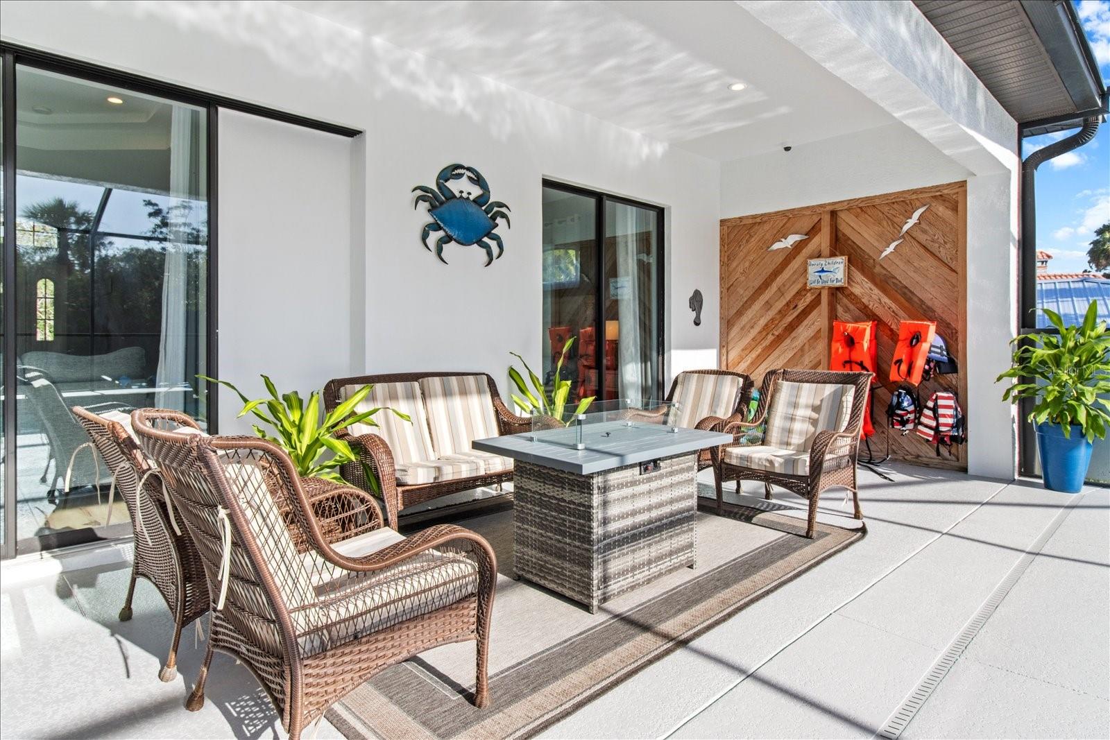 1055 N CRESCENT DR, CRYSTAL RIVER, FL, 34429