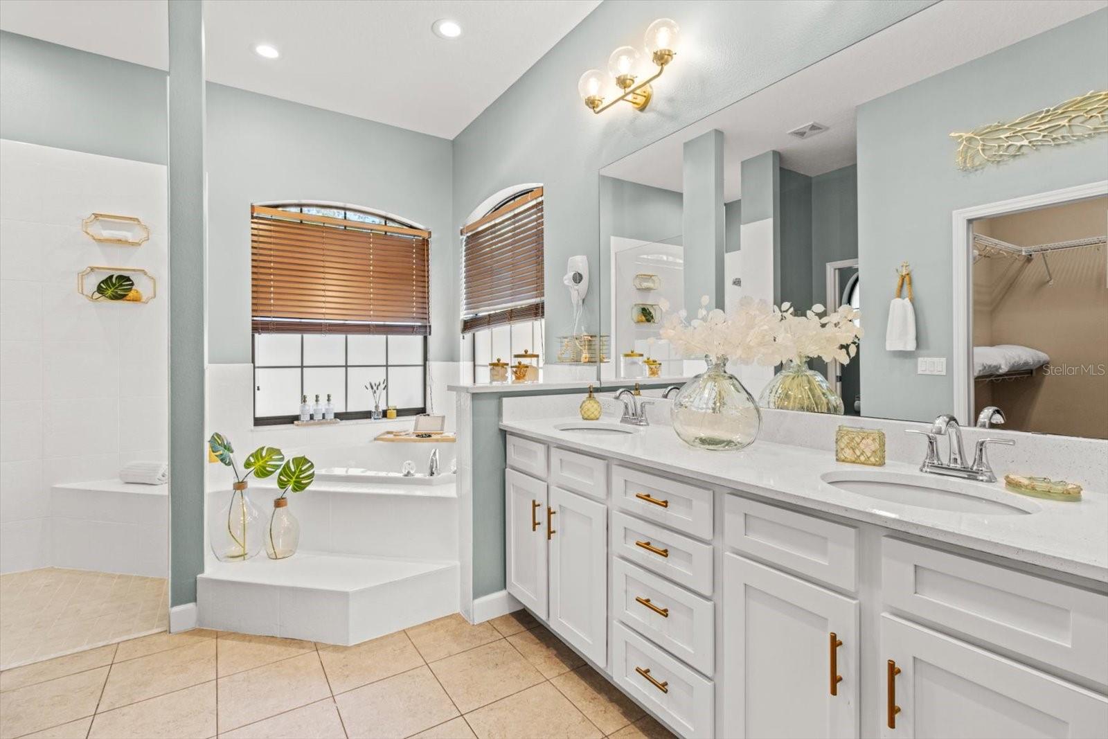 1055 N CRESCENT DR, CRYSTAL RIVER, FL, 34429
