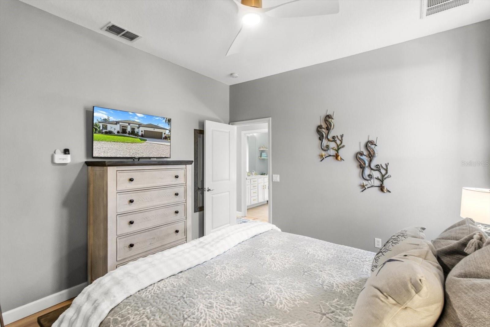 1055 N CRESCENT DR, CRYSTAL RIVER, FL, 34429