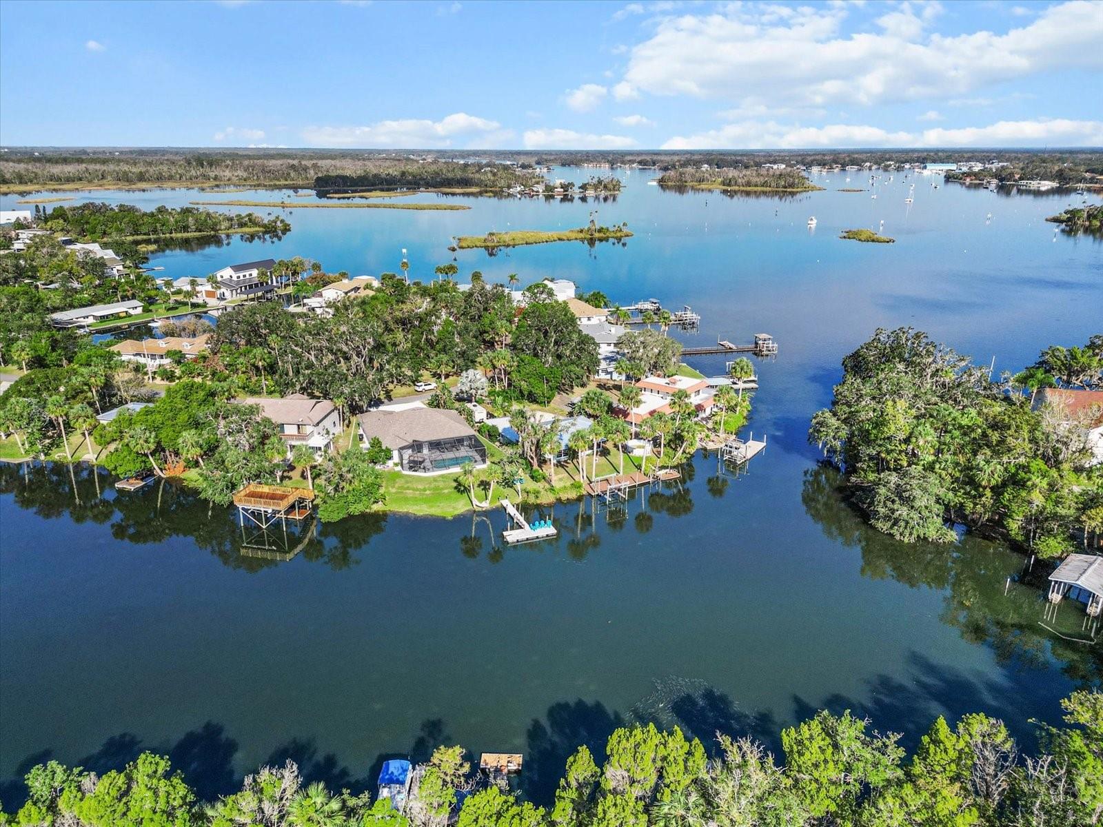 1055 N CRESCENT DR, CRYSTAL RIVER, FL, 34429
