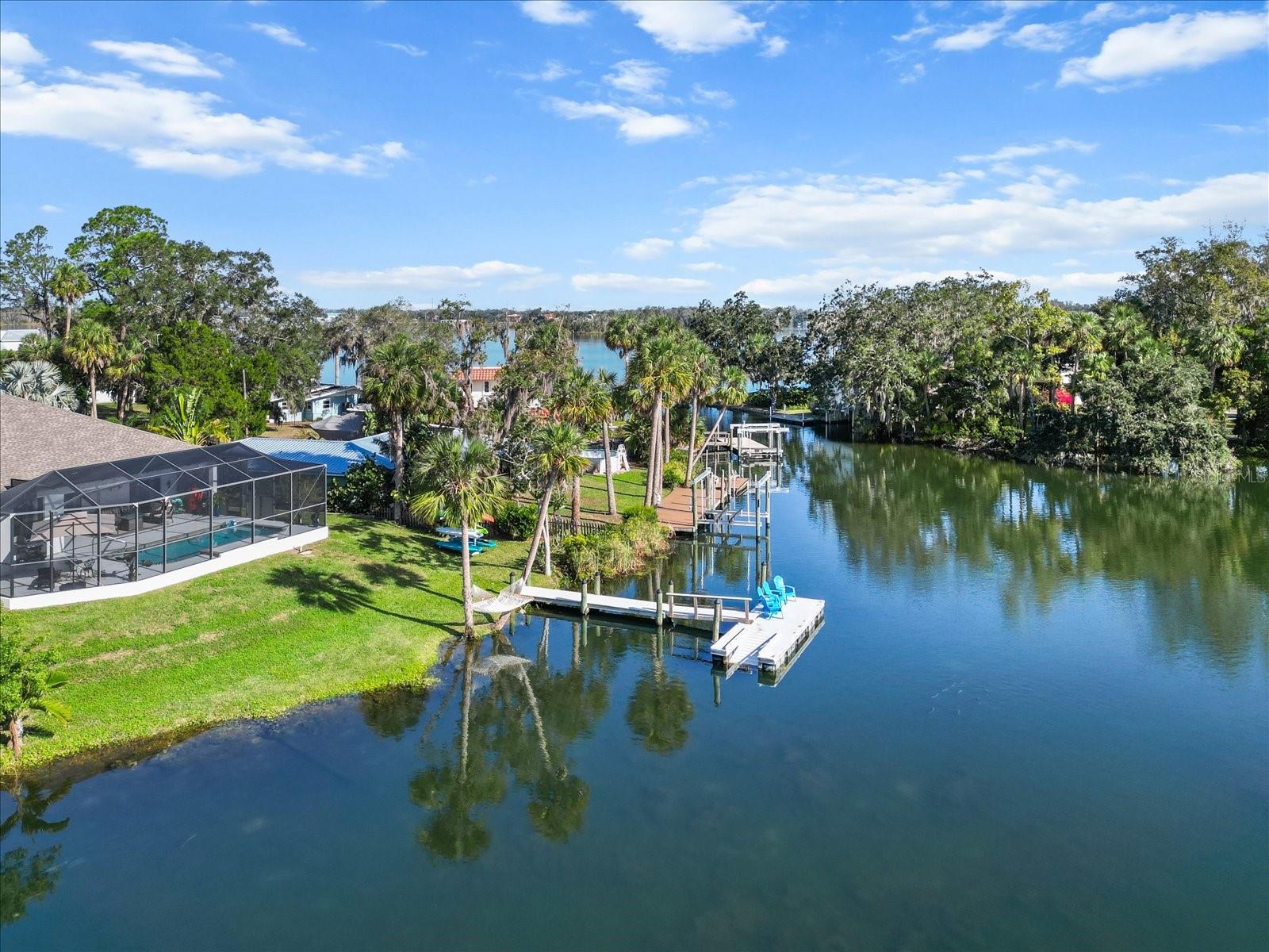 1055 N CRESCENT DR, CRYSTAL RIVER, FL, 34429