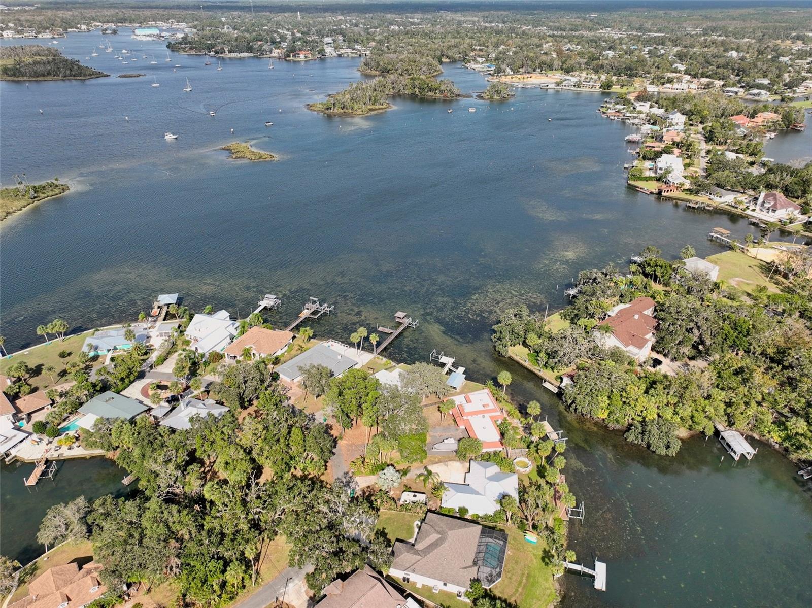 1055 N CRESCENT DR, CRYSTAL RIVER, FL, 34429