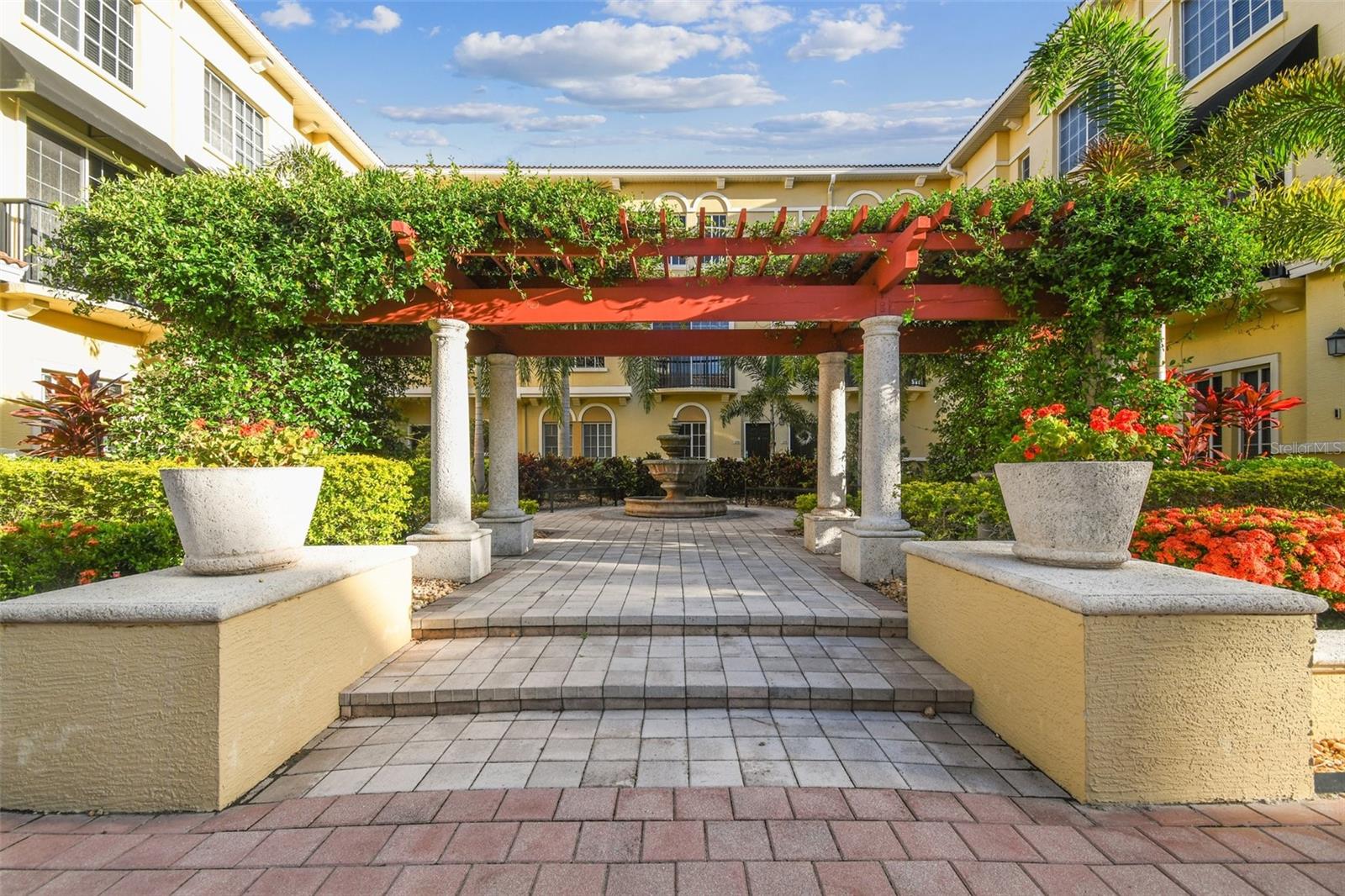 5228 HAMPTON BEACH PL #140, TAMPA, FL, 33609