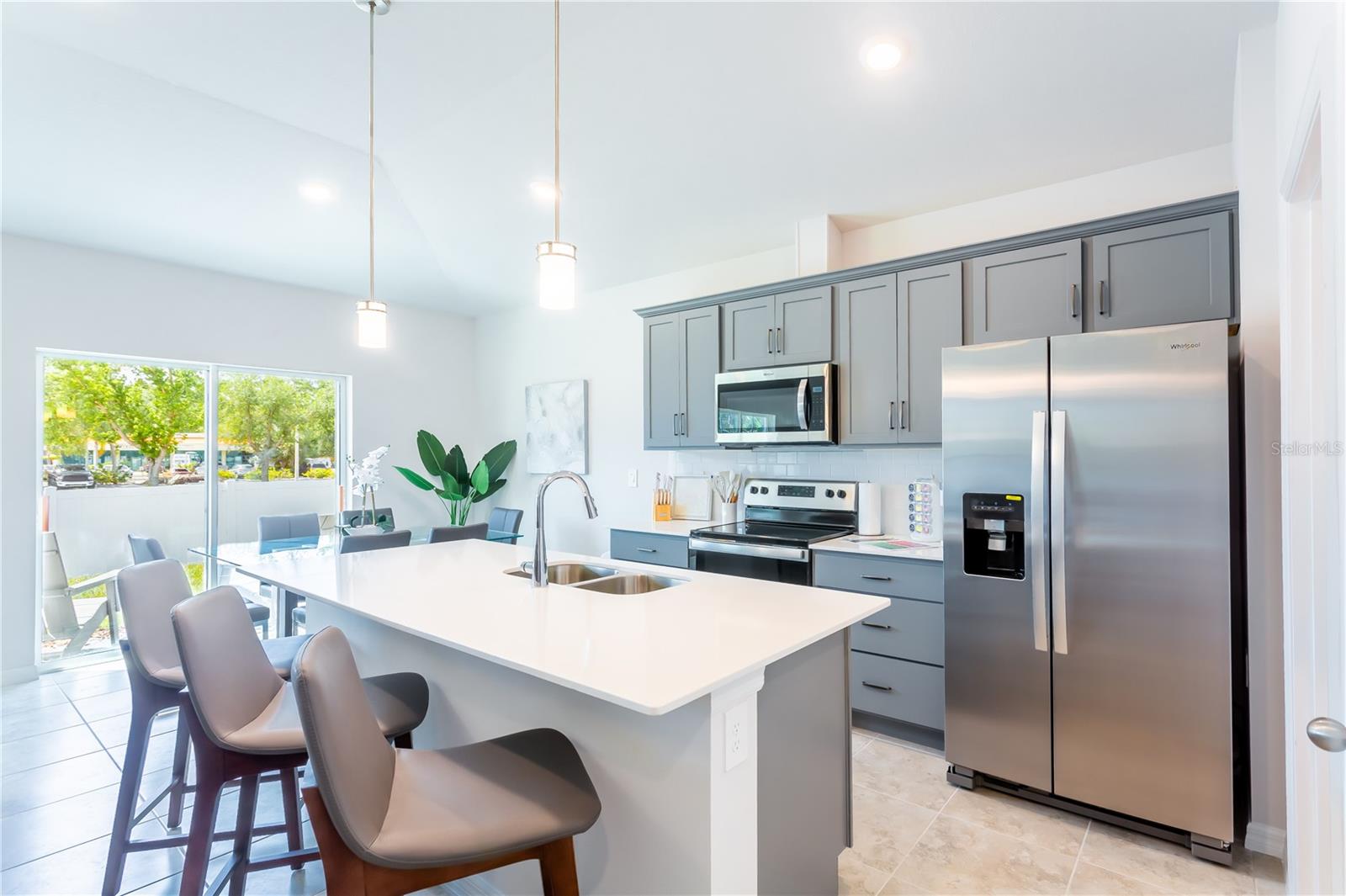 540 ROSE APPLE CIR, PORT CHARLOTTE, FL, 33954