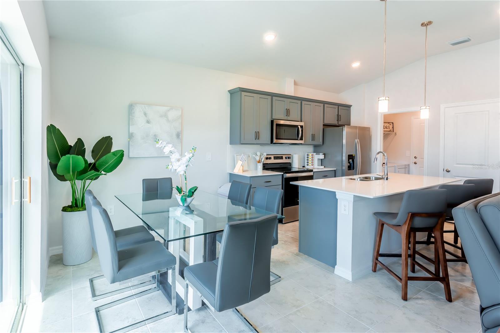 540 ROSE APPLE CIR, PORT CHARLOTTE, FL, 33954