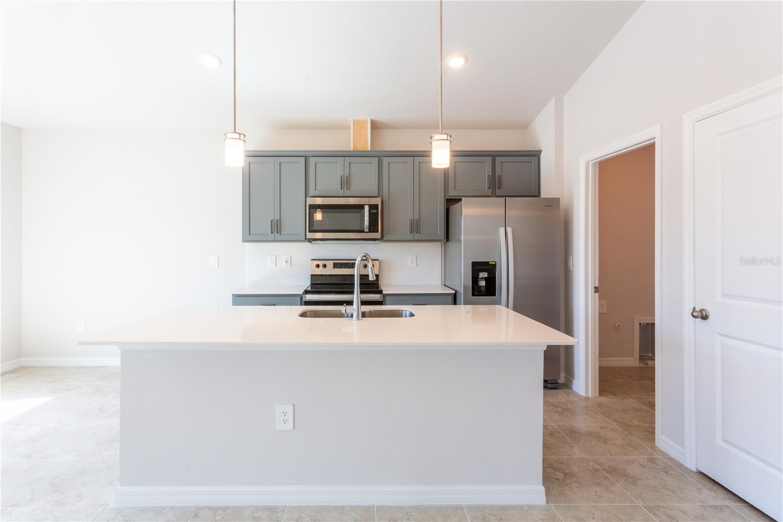 540 ROSE APPLE CIR, PORT CHARLOTTE, FL, 33954