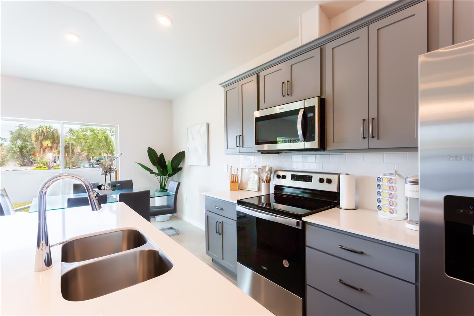 540 ROSE APPLE CIR, PORT CHARLOTTE, FL, 33954