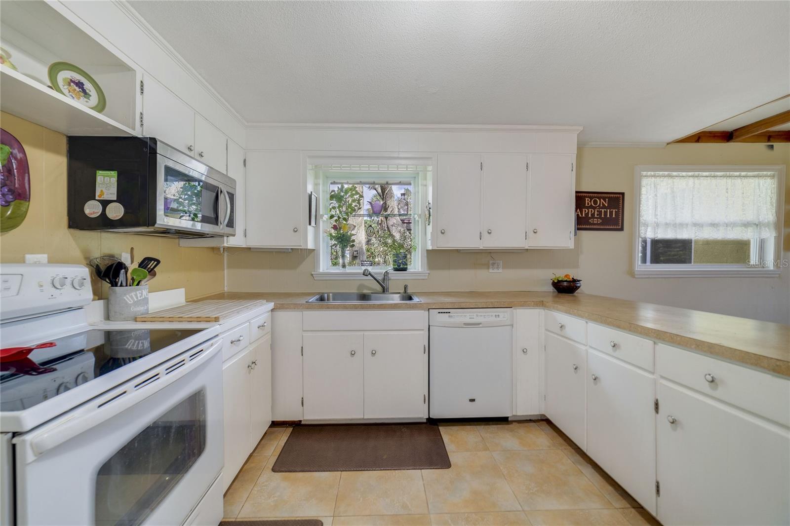 11052 W BEACH PKWY, LAKE WALES, FL, 33898