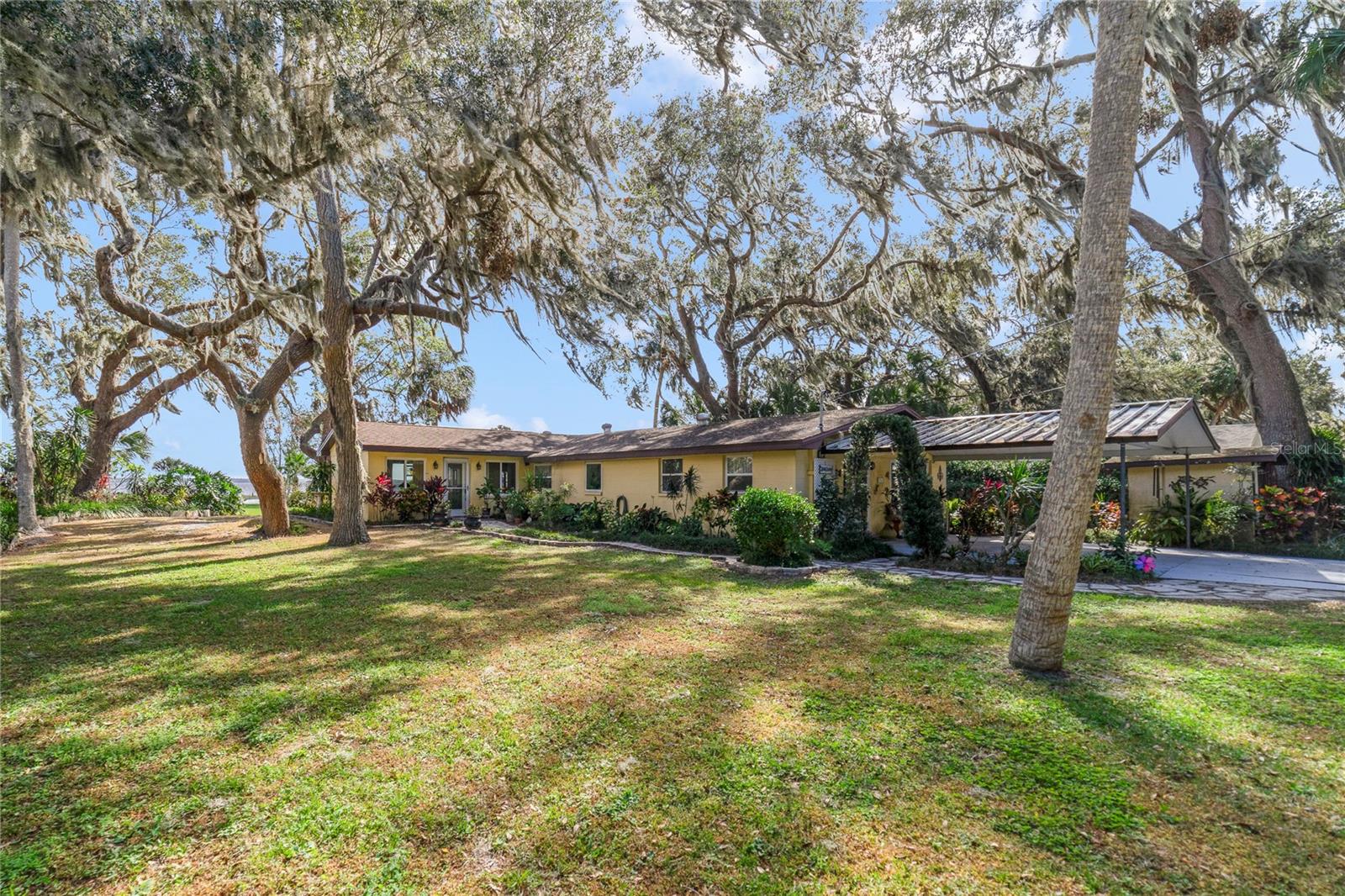 11052 W BEACH PKWY, LAKE WALES, FL, 33898