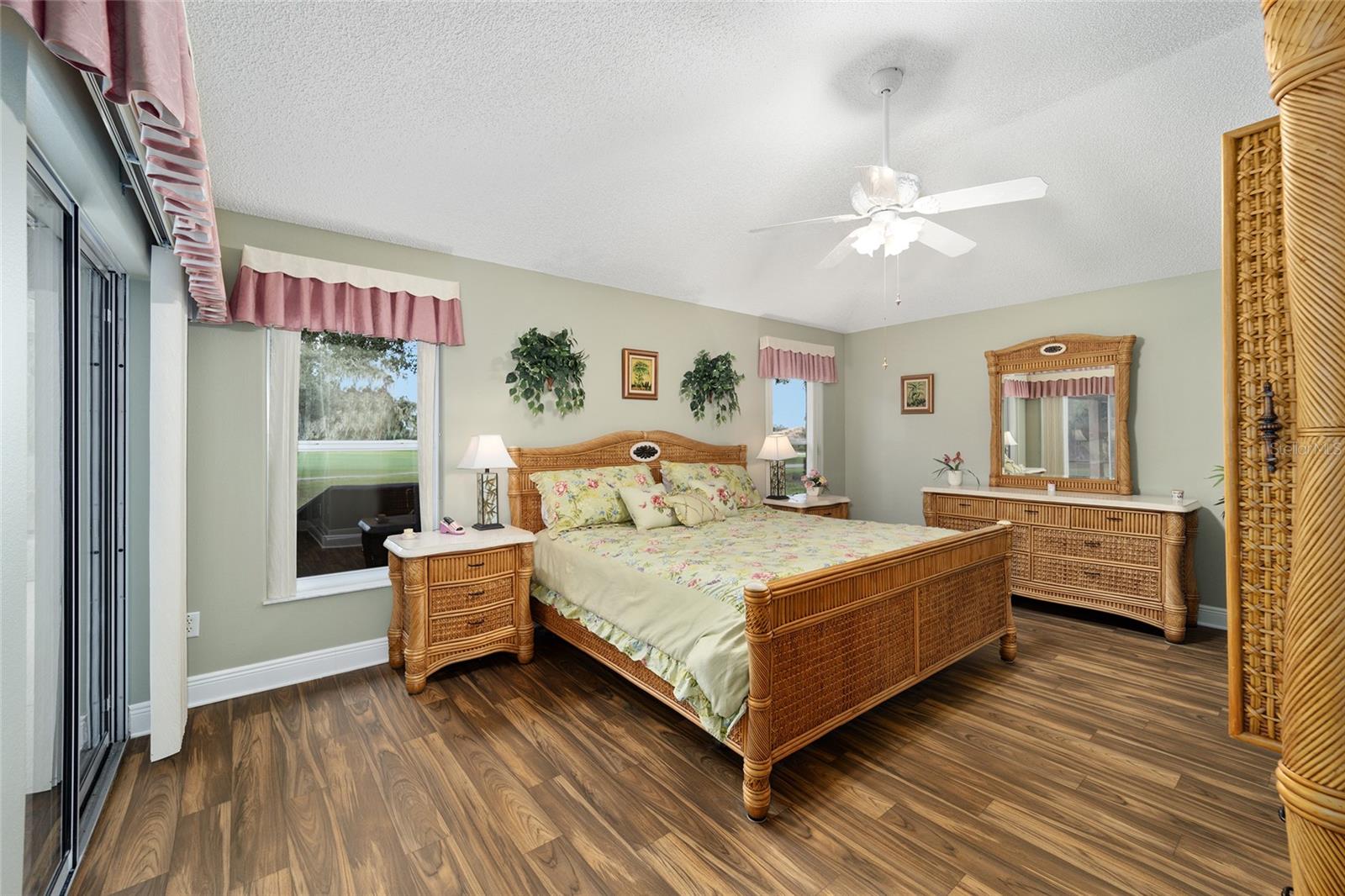 877 WINIFRED WAY, THE VILLAGES, FL, 32162