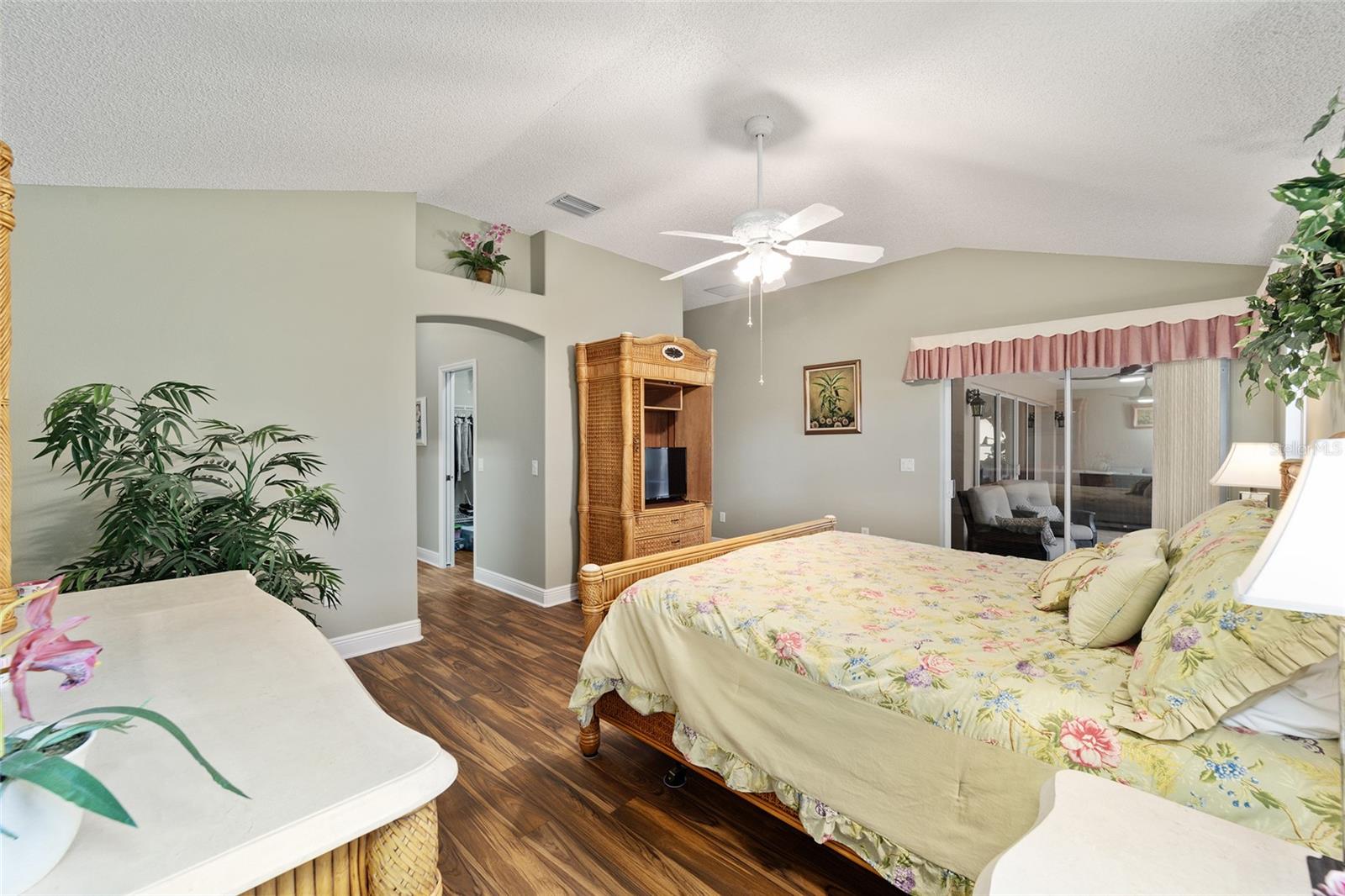877 WINIFRED WAY, THE VILLAGES, FL, 32162