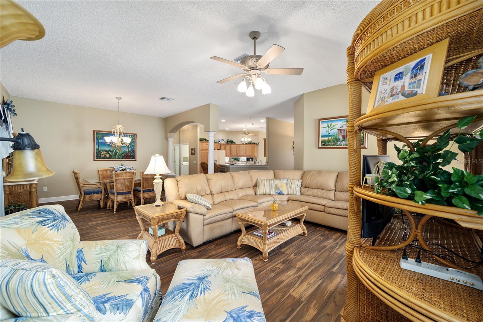 877 WINIFRED WAY, THE VILLAGES, FL, 32162