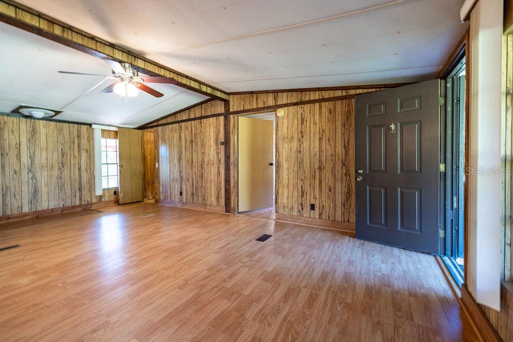 15518 LAKE APOPKA RD, CLERMONT, FL, 34715