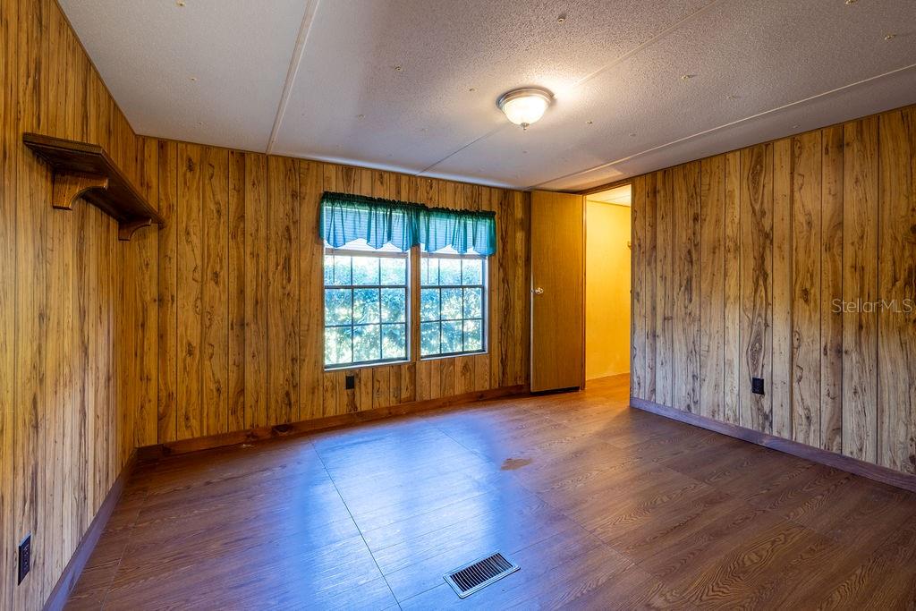 15518 LAKE APOPKA RD, CLERMONT, FL, 34715