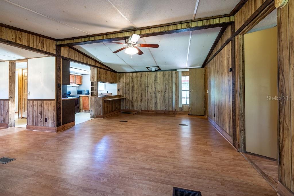 15518 LAKE APOPKA RD, CLERMONT, FL, 34715