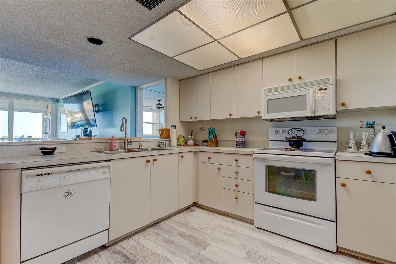 500 TREASURE ISLAND CSWY #606, TREASURE ISLAND, FL, 33706