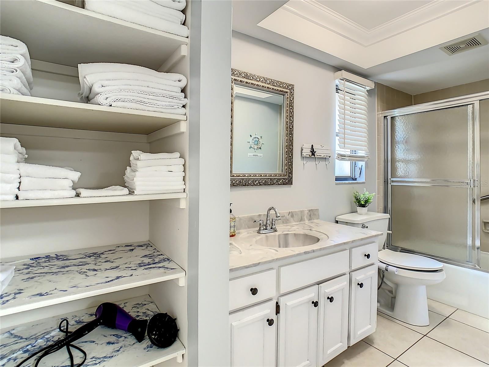 2512 REGATTA DR, SARASOTA, FL, 34231