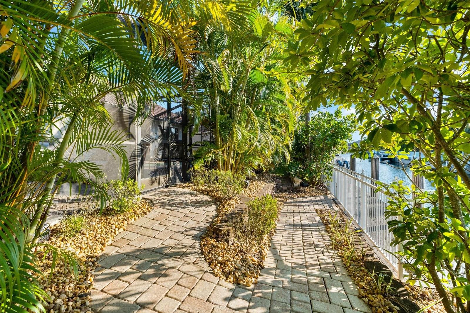 536 MAST DR, BRADENTON, FL, 34208