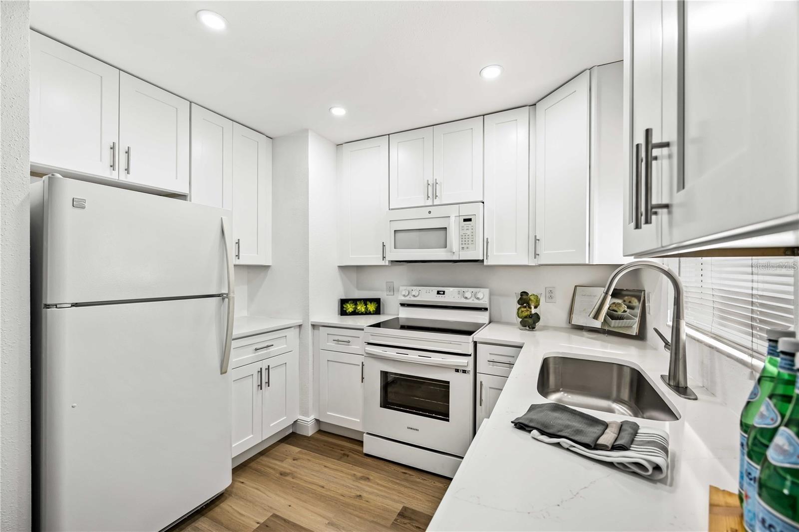 709 N JEFFERSON AVE #709, SARASOTA, FL, 34237