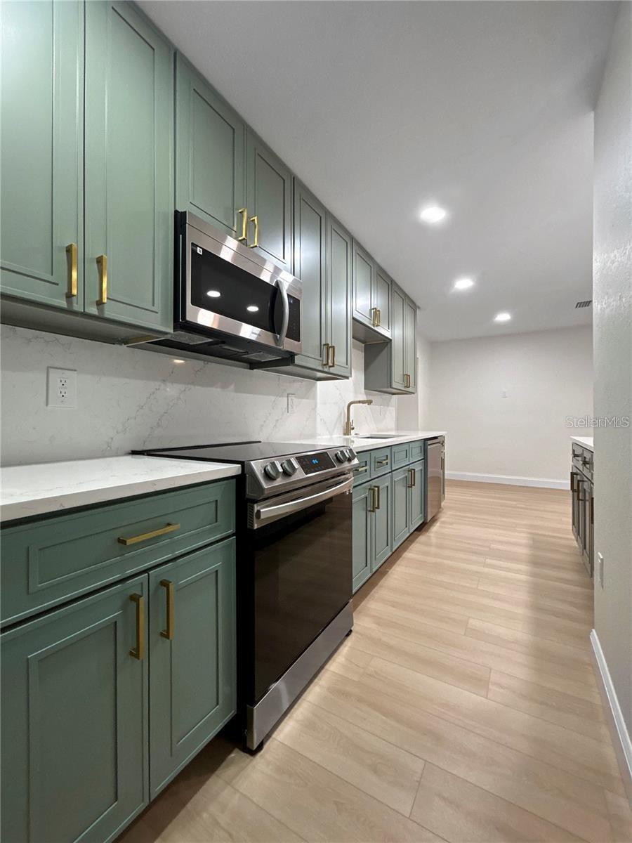 3834 DAVIS BLVD, SARASOTA, FL, 34232